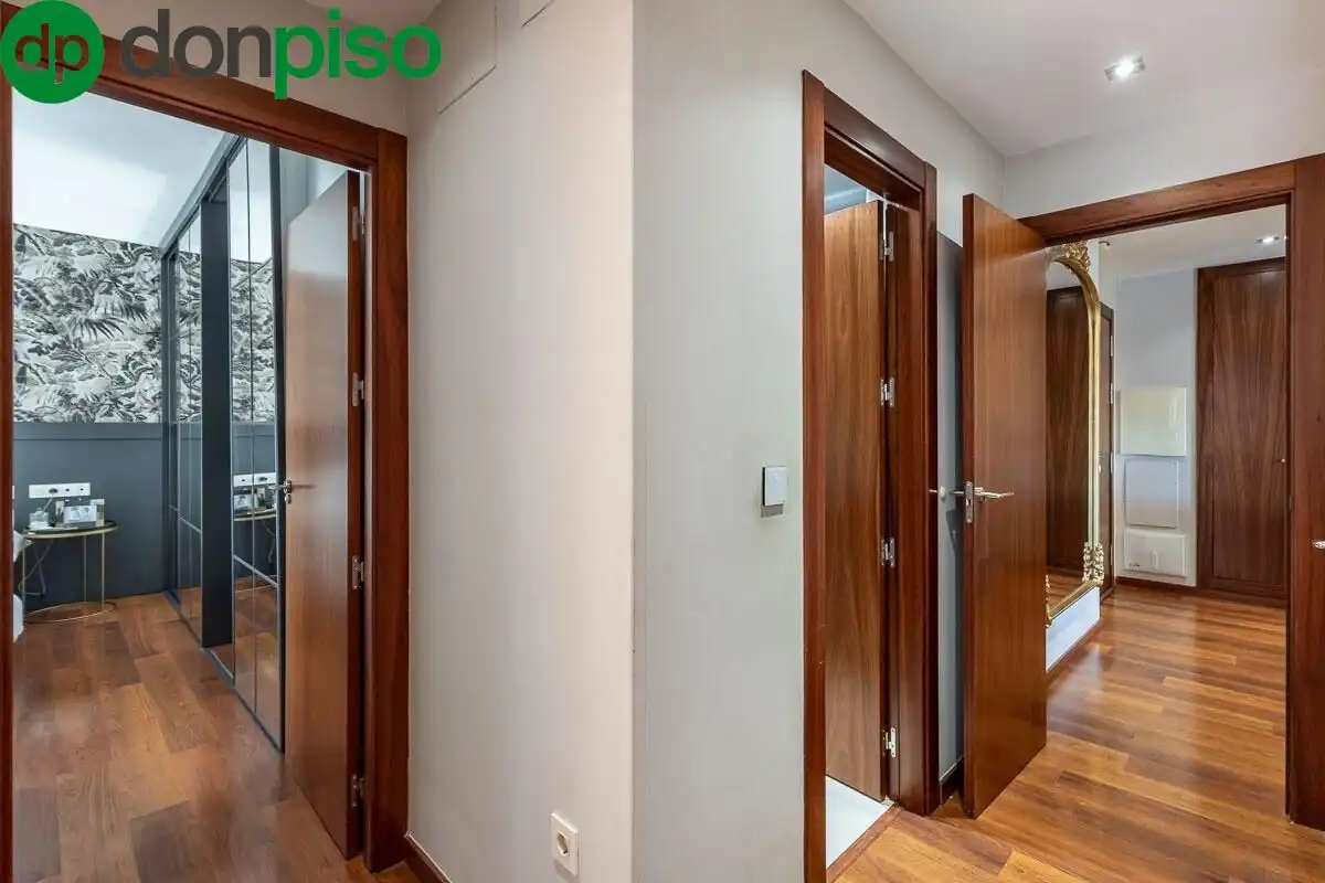 Flat for sale in Granada  with Air Conditioner, Terrace and Community pool