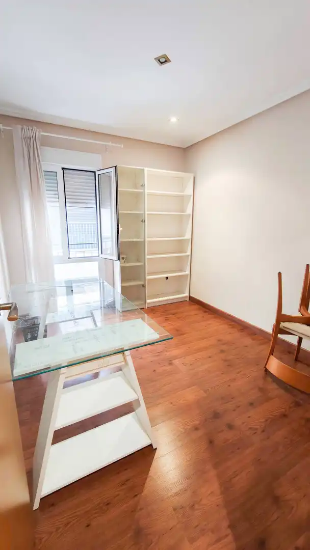 Habitación de Piso de alquiler en Elche / Elx con Aire acondicionado, Trastero y Amueblado