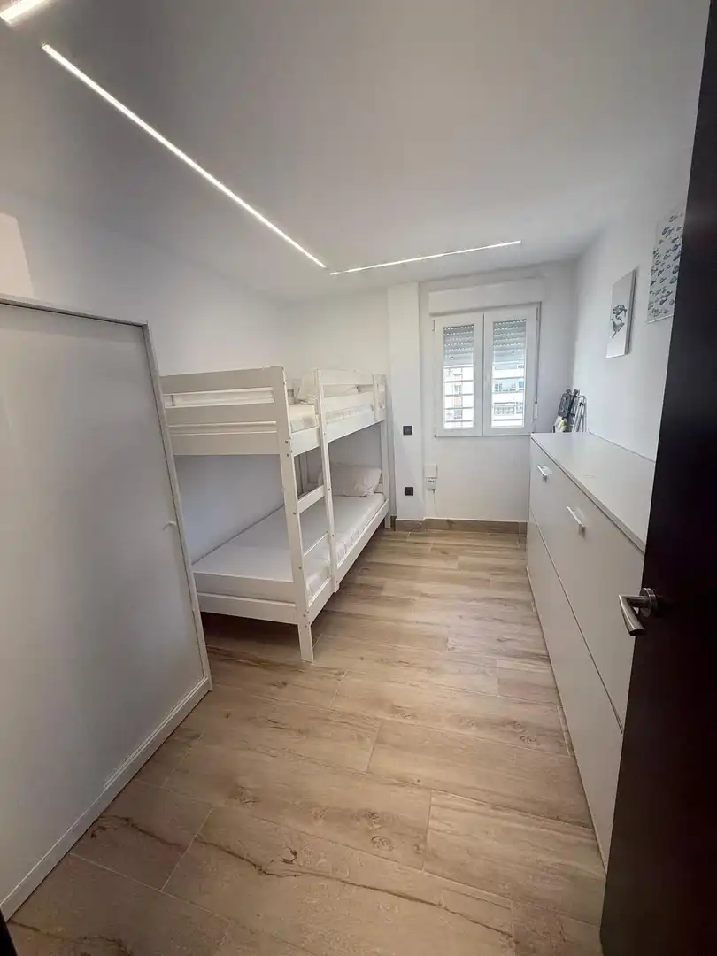 Habitación de Piso de alquiler en Cádiz con Aire acondicionado, Calefacción y Terraza