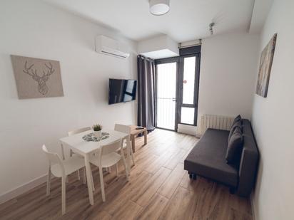 Sala d'estar de Apartament en venda en  Madrid Capital amb Aire condicionat i Calefacció