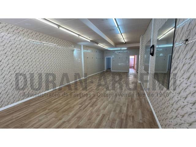 Local comercial en Alquiler en Núria en La Maurina