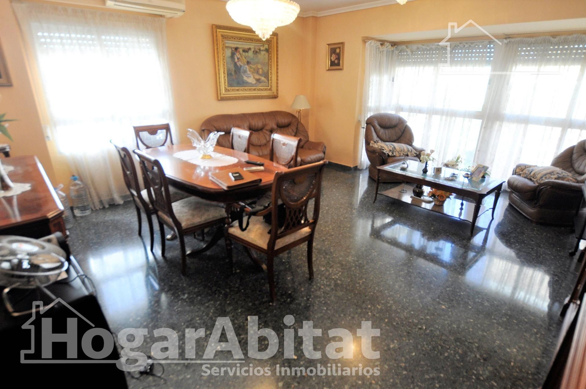 Menjador de Pis en venda en  Valencia Capital amb Aire condicionat