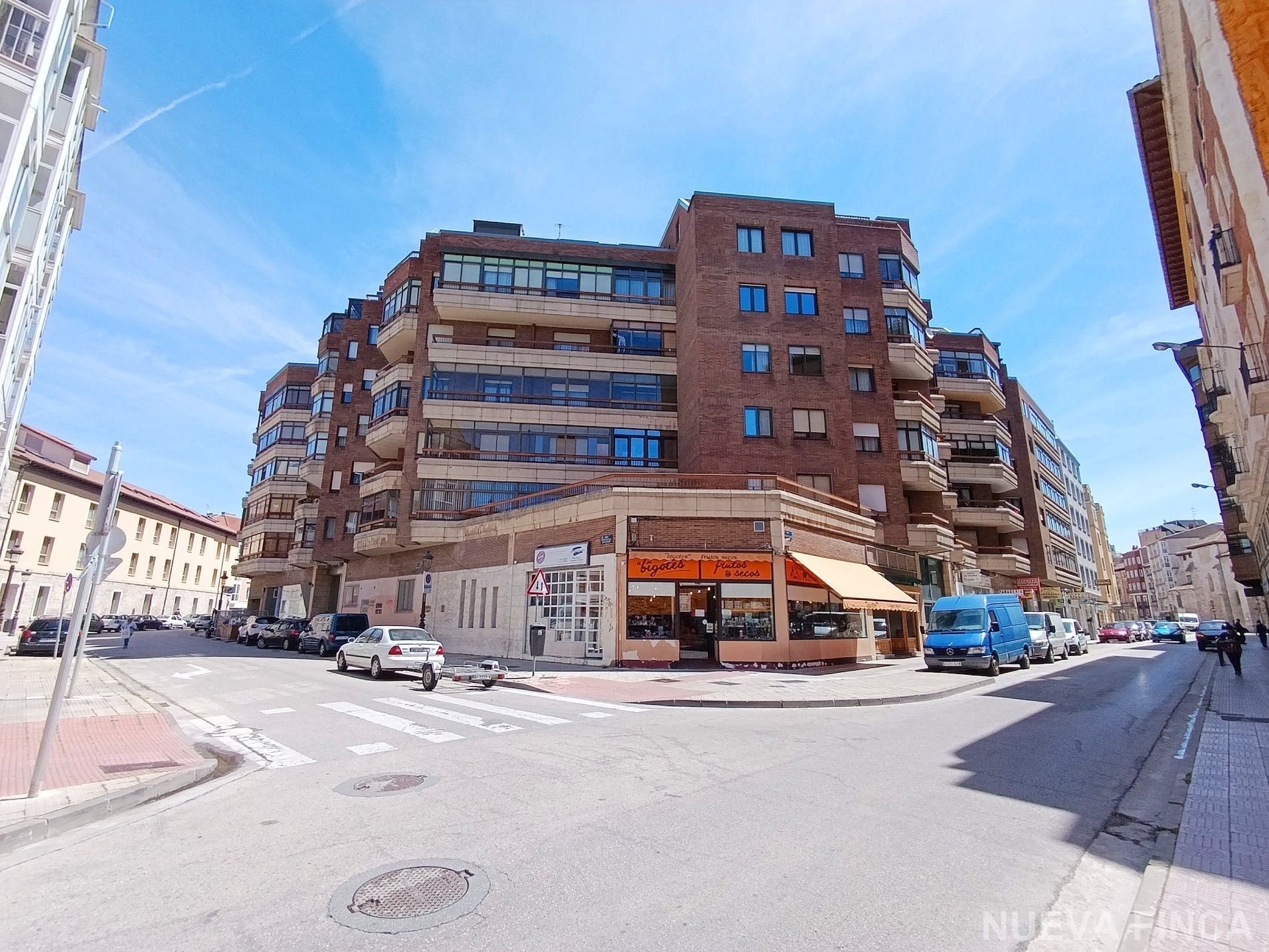 Vista exterior de Pis en venda en Burgos Capital amb Terrassa i Traster