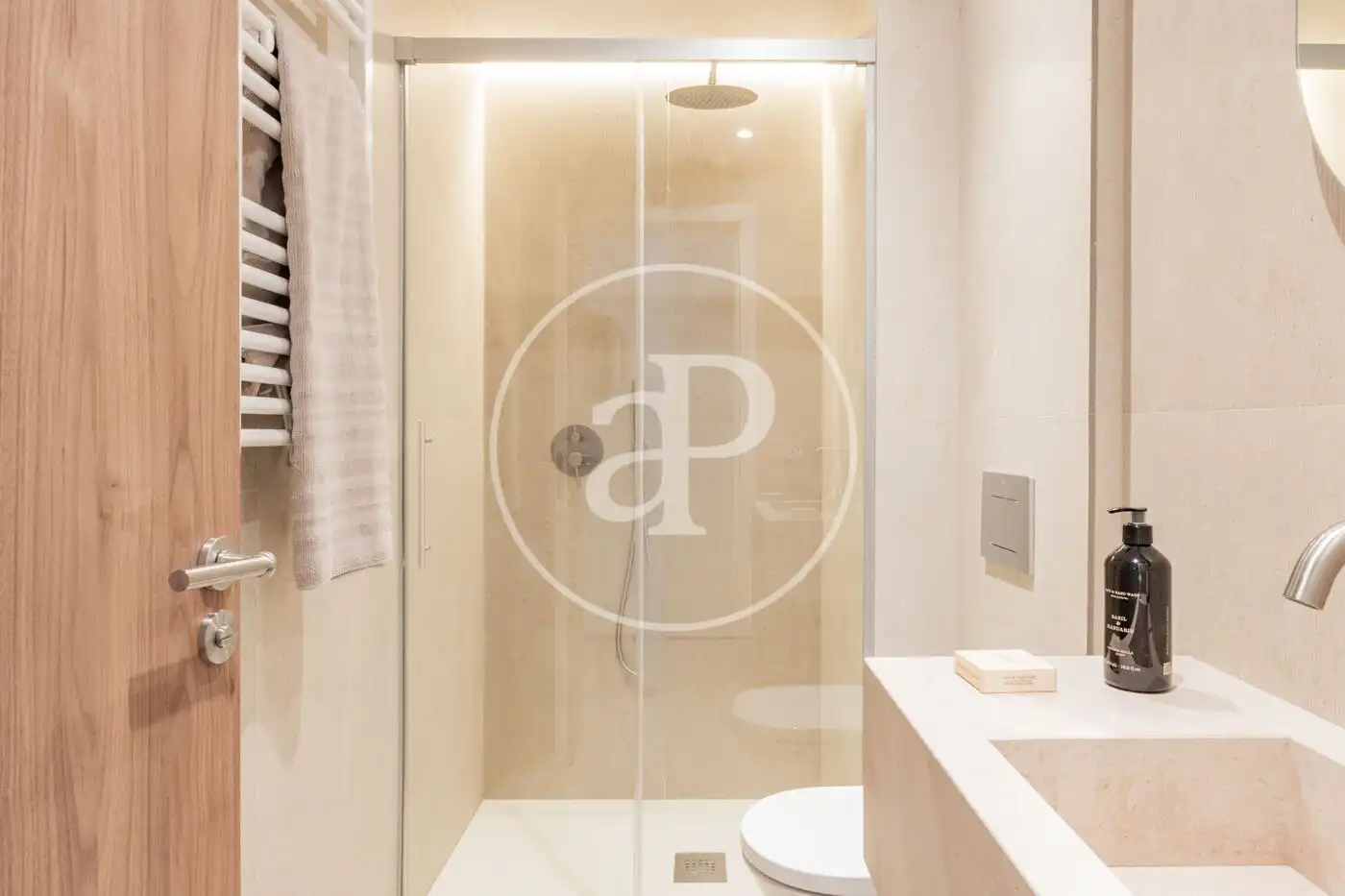 Baño de Piso en venta en Madrid con Aire acondicionado y Calefacción