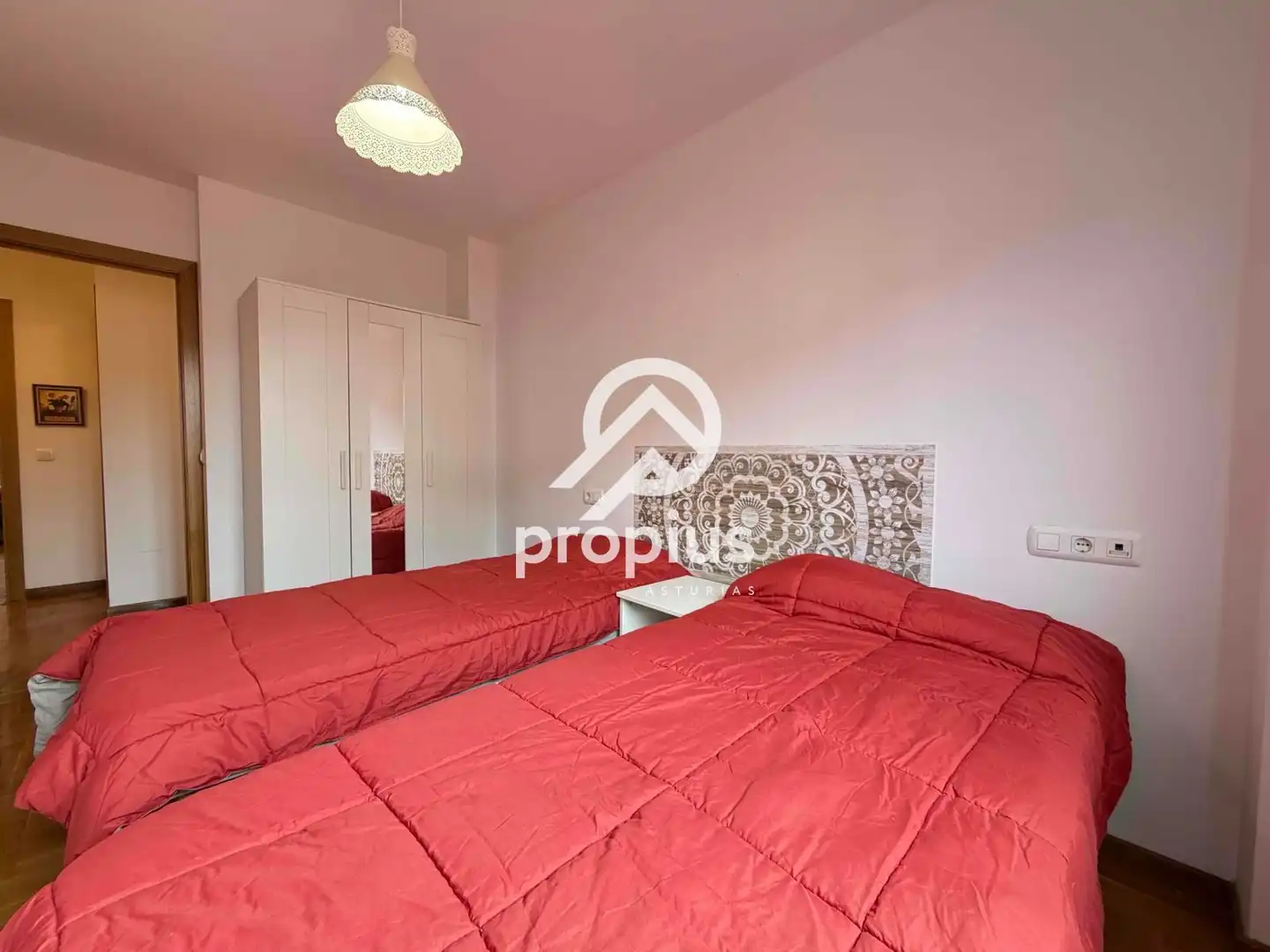 Habitación de Piso en venta en Soto del Barco con Calefacción, Trastero y Amueblado