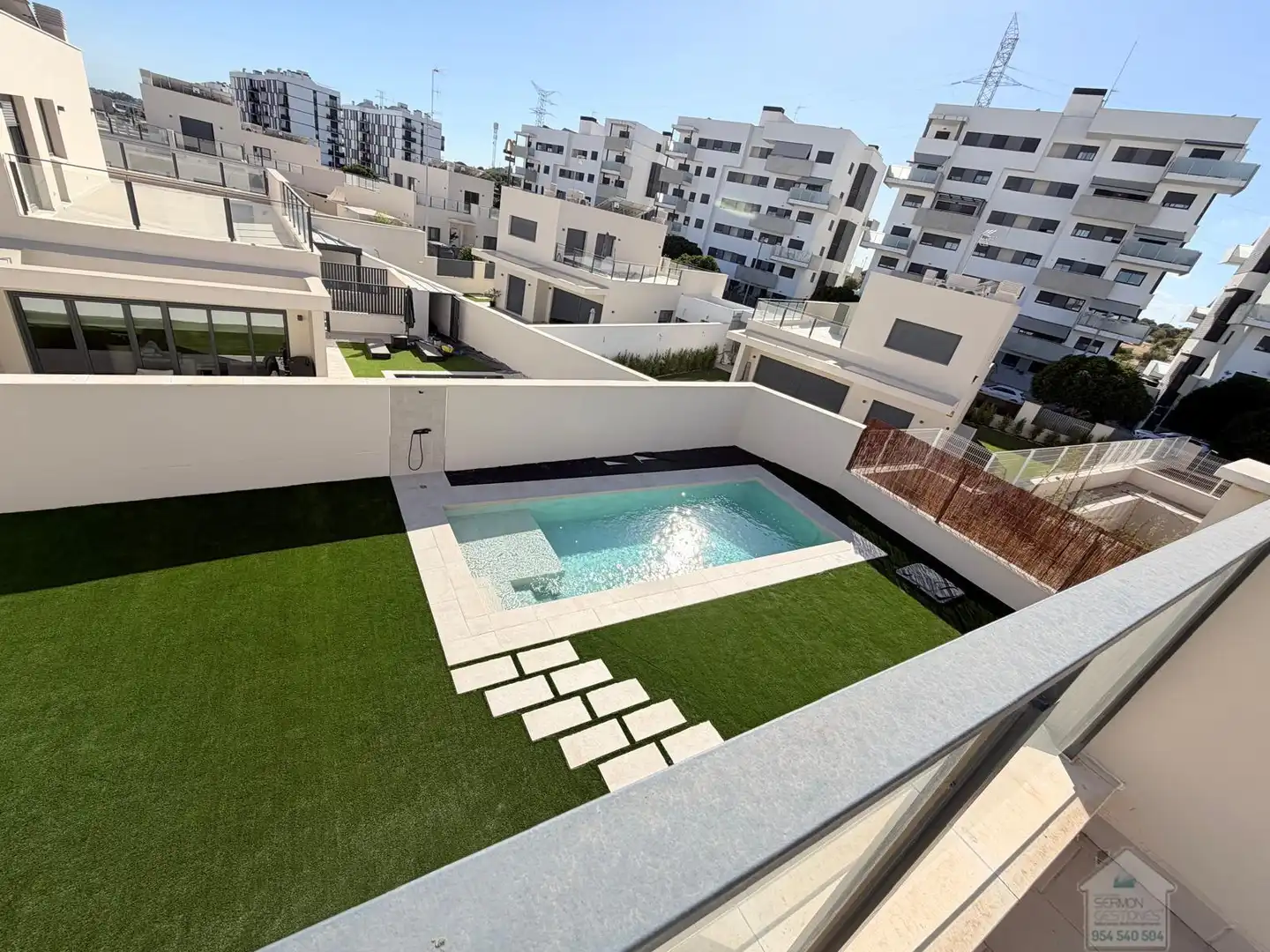 Villa mit Pool zur Miete in Entrenúcleos