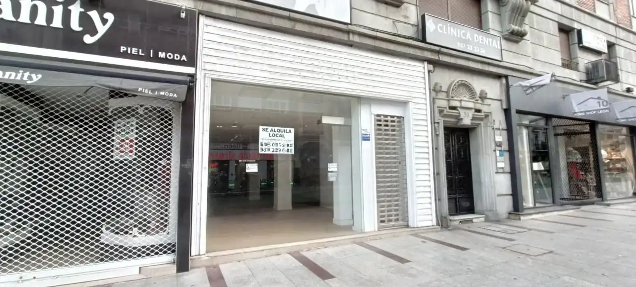 Local commercial à louer à Calle Ordoño Ii 30 24001 Leon