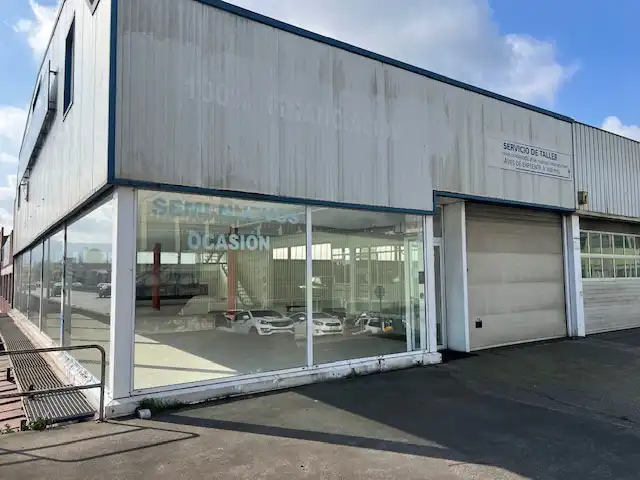 Außenansicht von Fabrikhallen zur Miete in Camargo