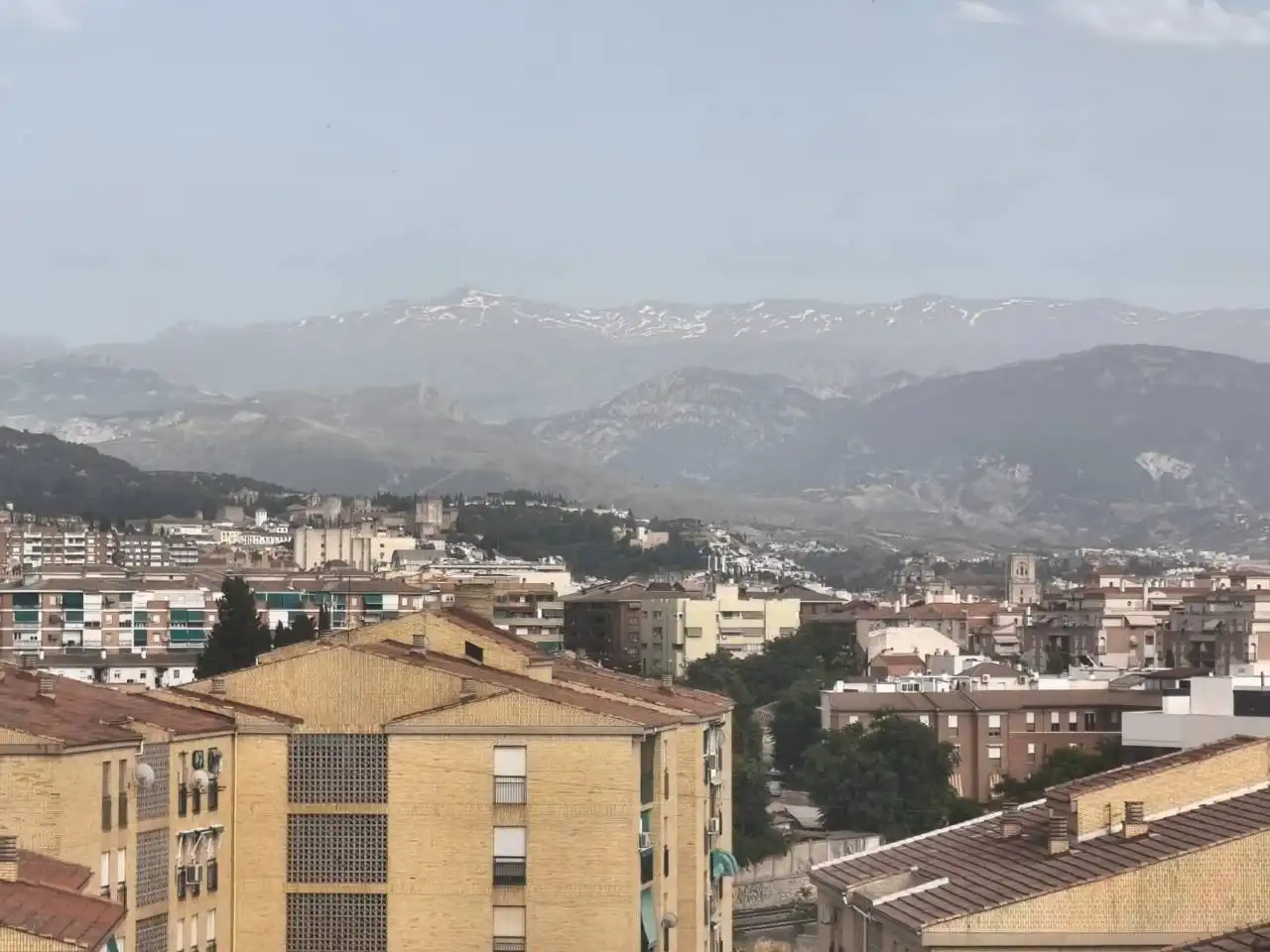 Vista exterior de Pis en venda en Granada amb Terrassa
