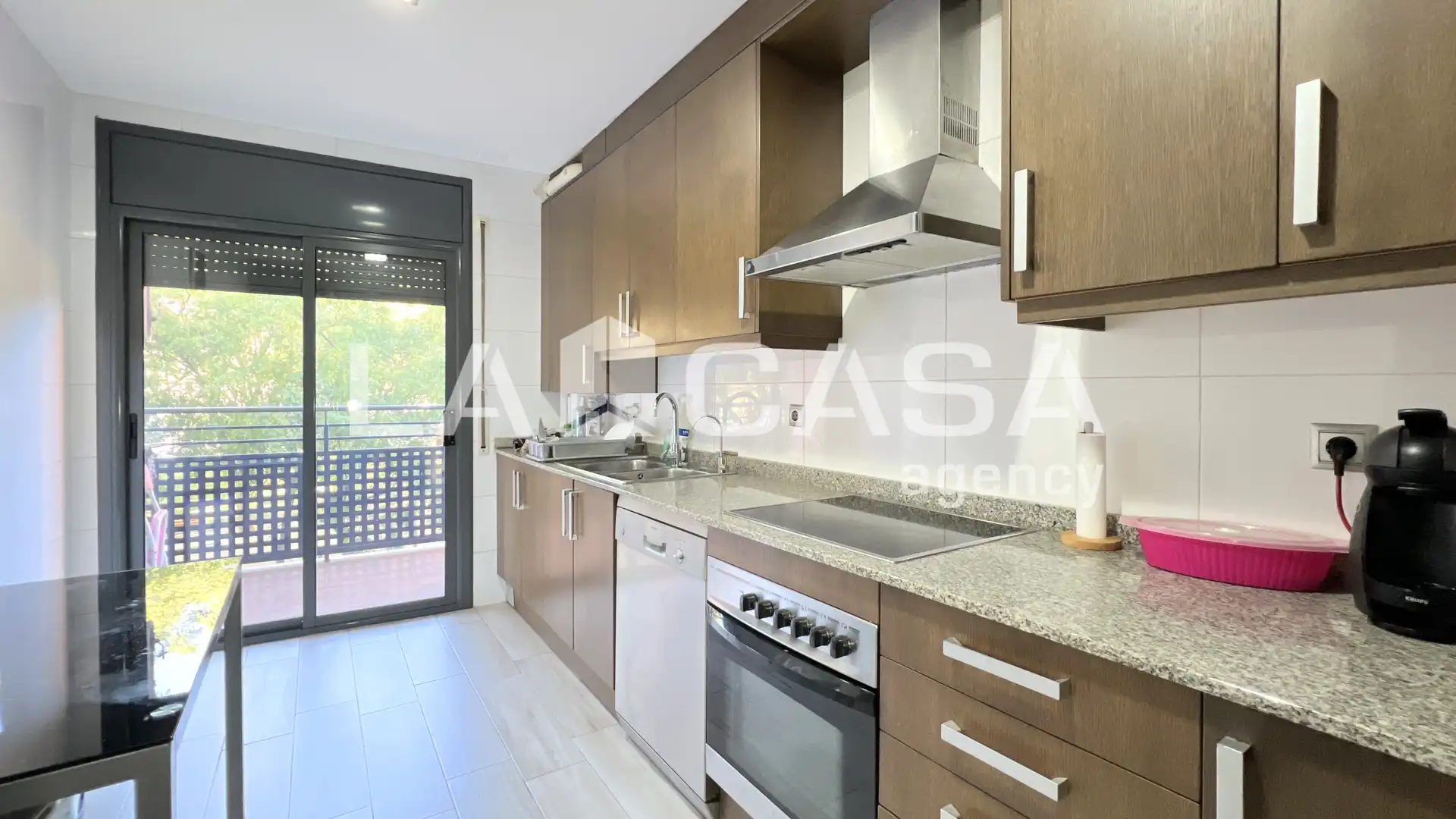 Kitchen of Flat for sale in Badalona  with Terrace and Balcony