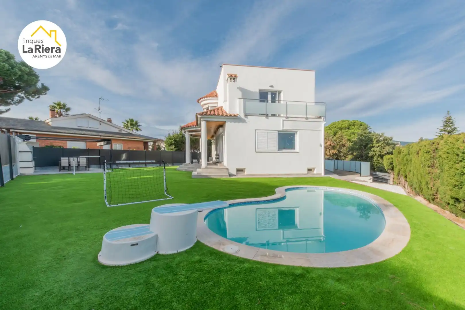 Schwimmbecken von Haus oder Chalet zum Verkauf in Arenys de Mar mit Klimaanlage, Heizung und Privatgarten