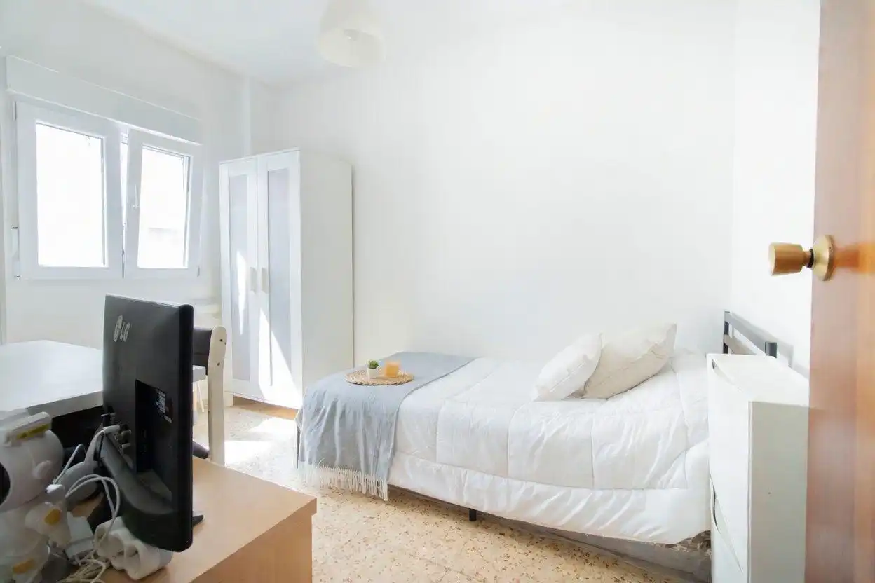 Habitación de Piso en venta en Valencia con Aire acondicionado, Trastero y Balcón
