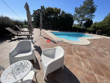 Casa amb piscina en venda a Aldea Aguiar