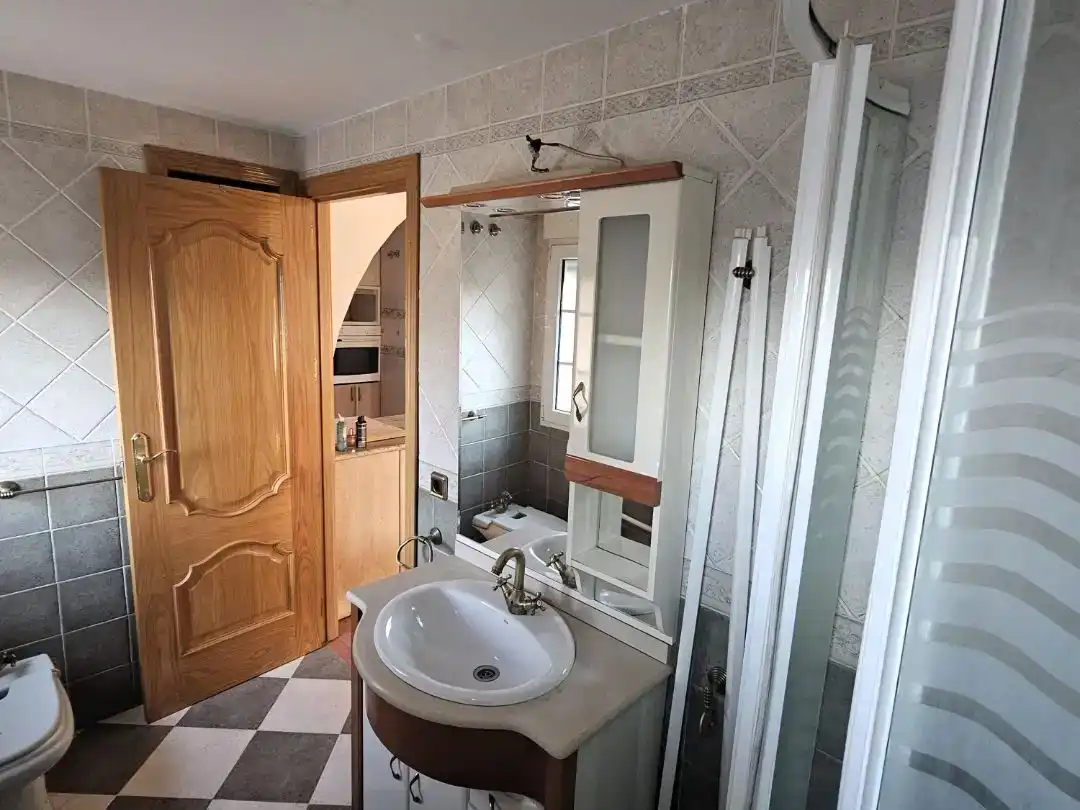Baño de Piso en venta en Valdemorillo con Aire acondicionado, Jardín privado y Trastero