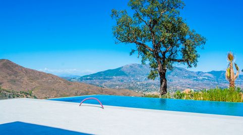 A ESTRENAR VILLA INDEPENDIENTE CON PISCINA PRIVADA INFINITA Y ASCENSOR INTERIOR EN URB.LA MAIRENA Y VISTAS ABIERTAS!!!, immagine 5