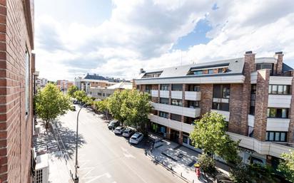 Außenansicht von Wohnung zum verkauf in Majadahonda mit Klimaanlage und Terrasse