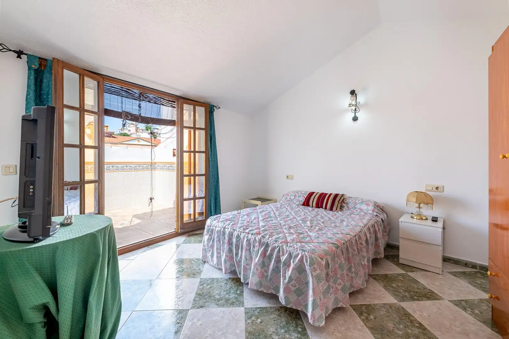 Dormitori de Casa adosada en venda en Benalmádena amb Aire condicionat i Terrassa