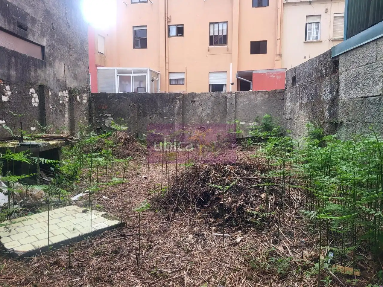 Casa adosada en venda en Vigo  amb Jardí privat