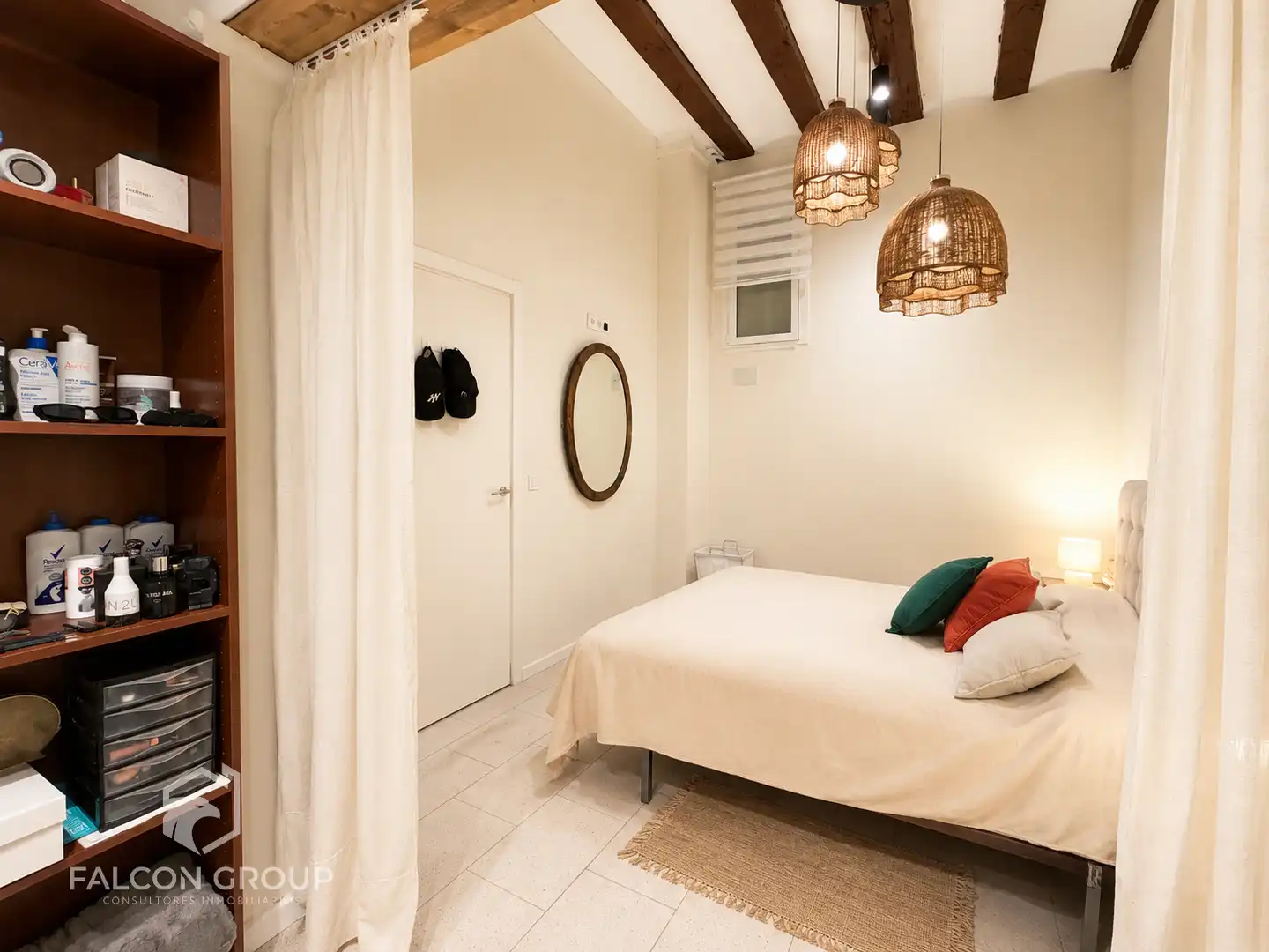 Dormitori de Local en venda en Vilanova i la Geltrú amb Aire condicionat, Calefacció i Parquet