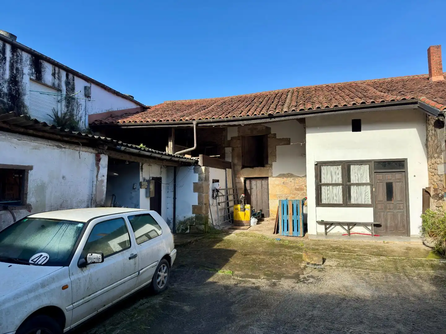 Vista exterior de Casa o chalet en venta en Cabezón de la Sal