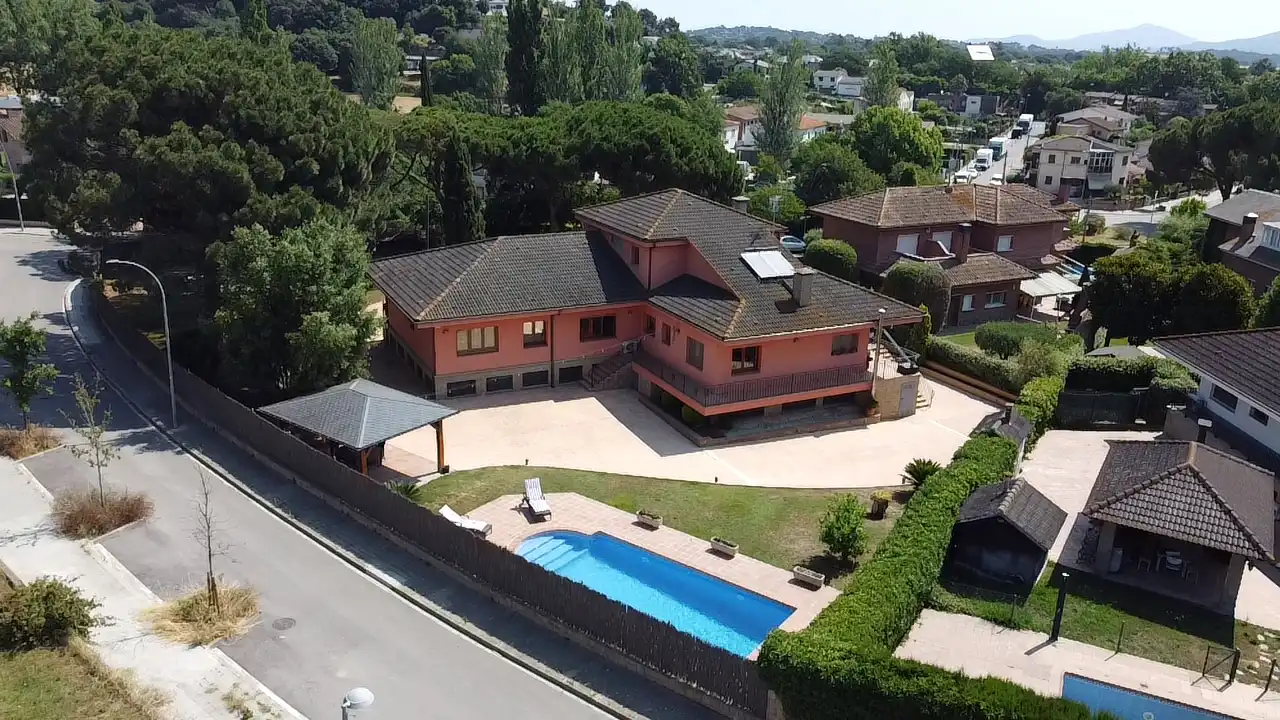 Vista exterior de Casa o xalet en venda en Cardedeu amb Aire condicionat, Calefacció i Jardí privat