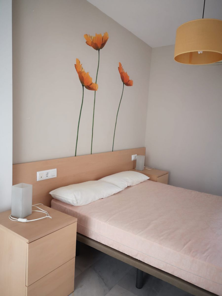 Dormitori de Apartament de lloguer en  Jaén Capital amb Aire condicionat, Calefacció i Traster