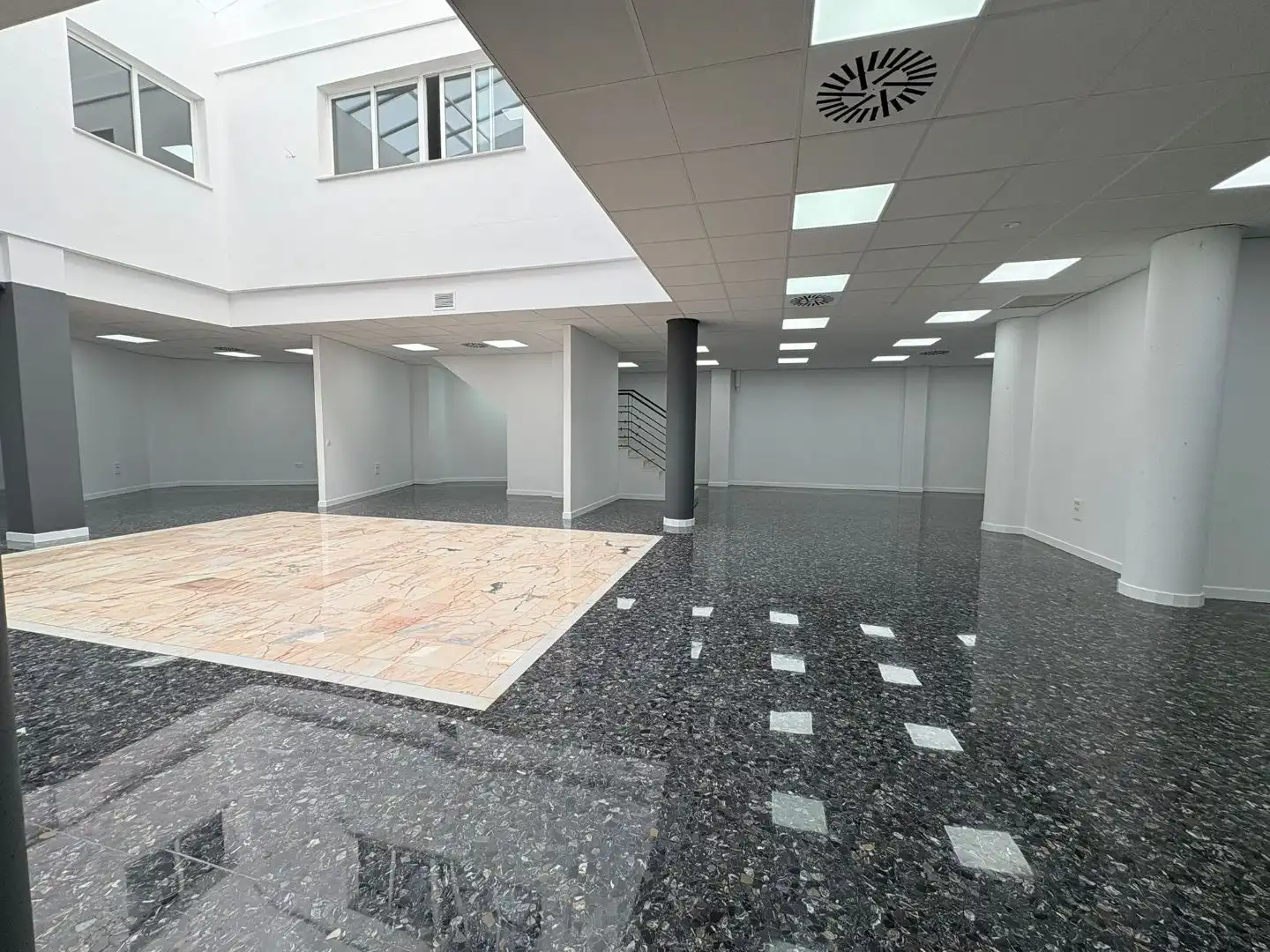 Commercial properties for sale in Paterna  with Air Conditioner, Furnished and Internet