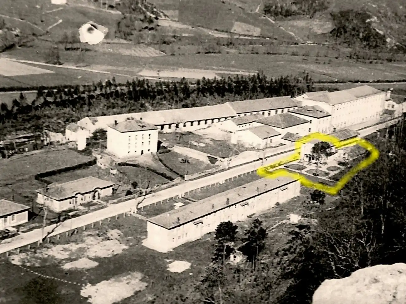 Casa rústica amb jardí en venda a Barrio Baldelazón 8, imagen 4