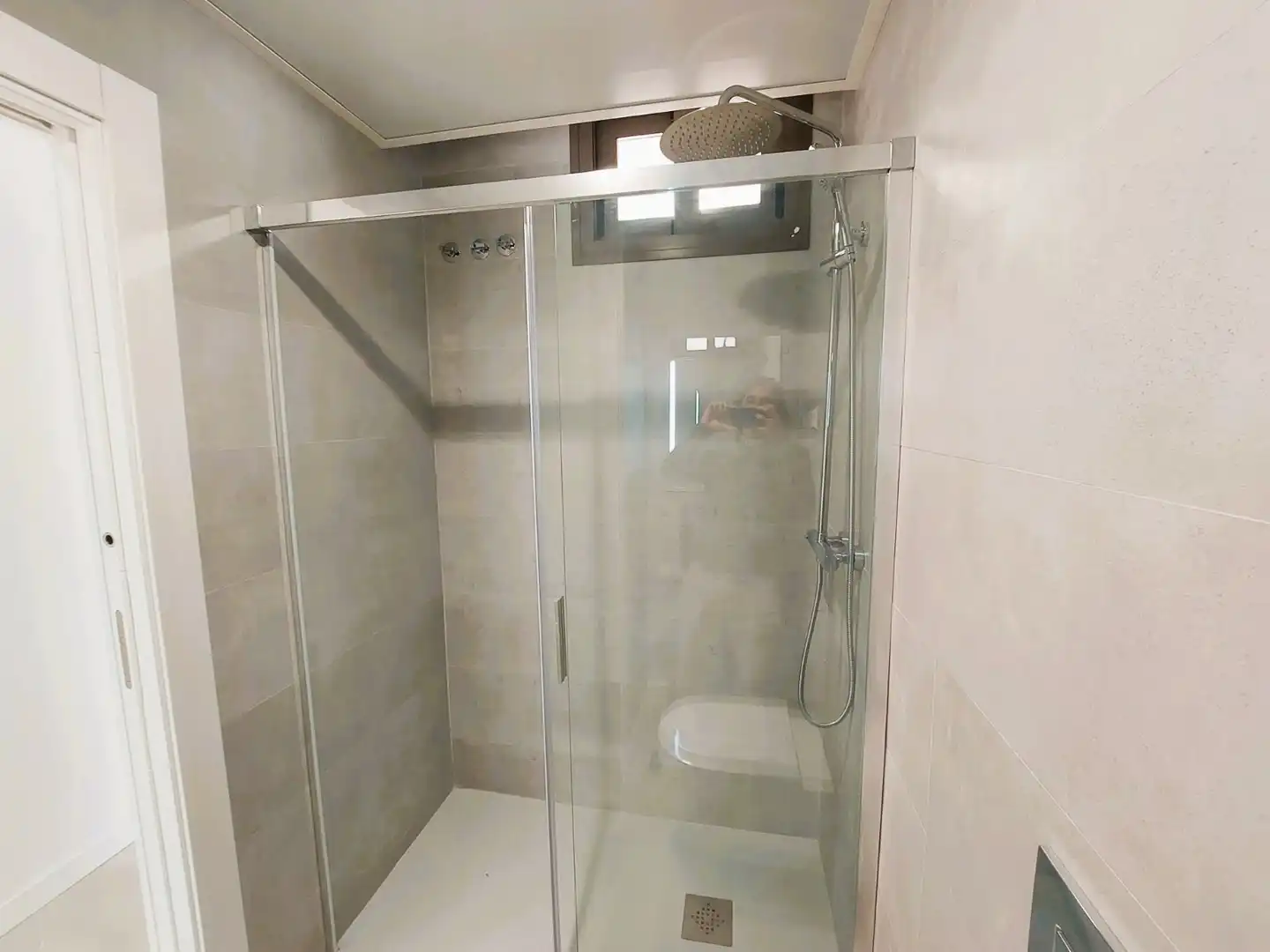 Bany de Pis en venda en Estepona amb Aire condicionat, Calefacció i Terrassa