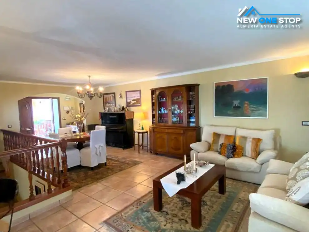 Sala de estar de Casa o chalet en venta en Mojácar con Aire acondicionado, Calefacción y Jardín privado