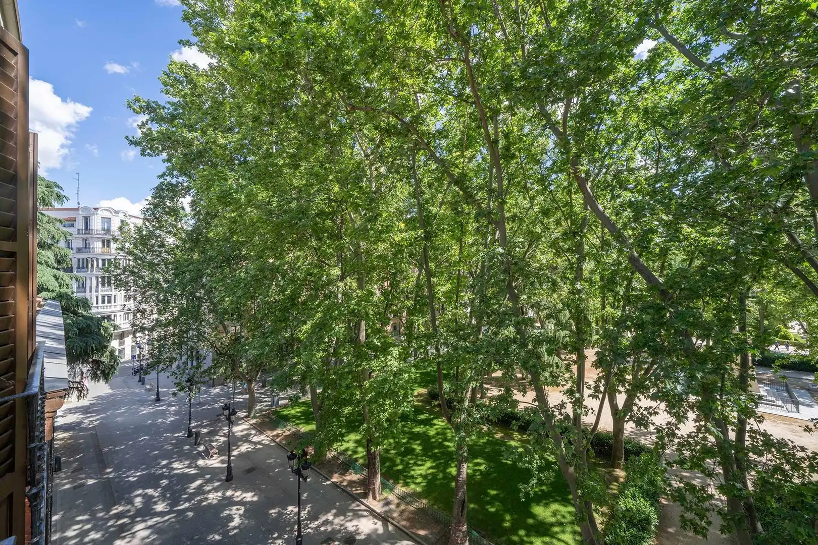 Außenansicht von Wohnung zur Miete in Madrid mit Klimaanlage, Heizung und Balkon