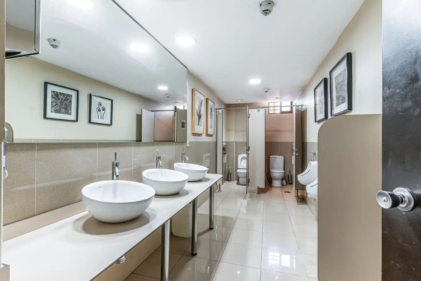 Badezimmer von Gebäude zum Verkauf in Madrid
