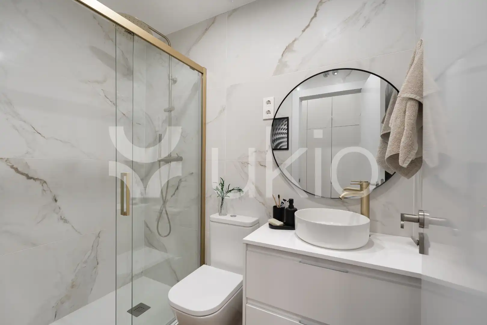 Bathroom of Apartments for rent in Madrid  with Heating, Furnished and Oven