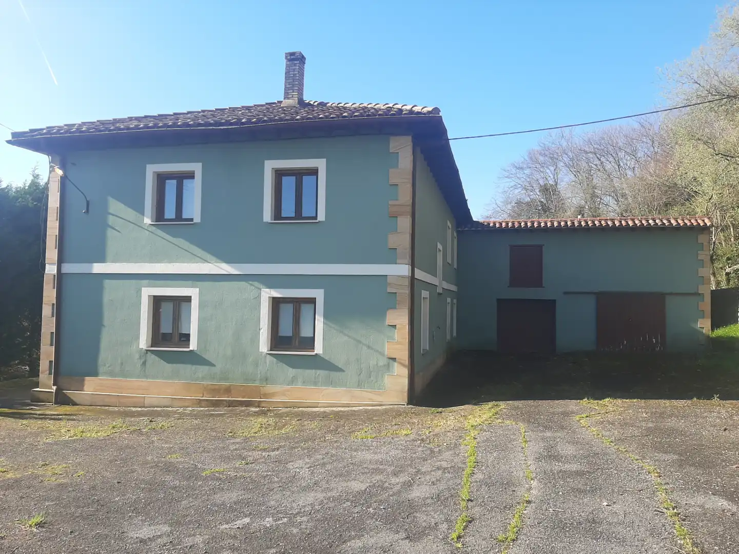 Vista exterior de Casa o chalet en venta en Reocín con Calefacción, Jardín privado y Amueblado