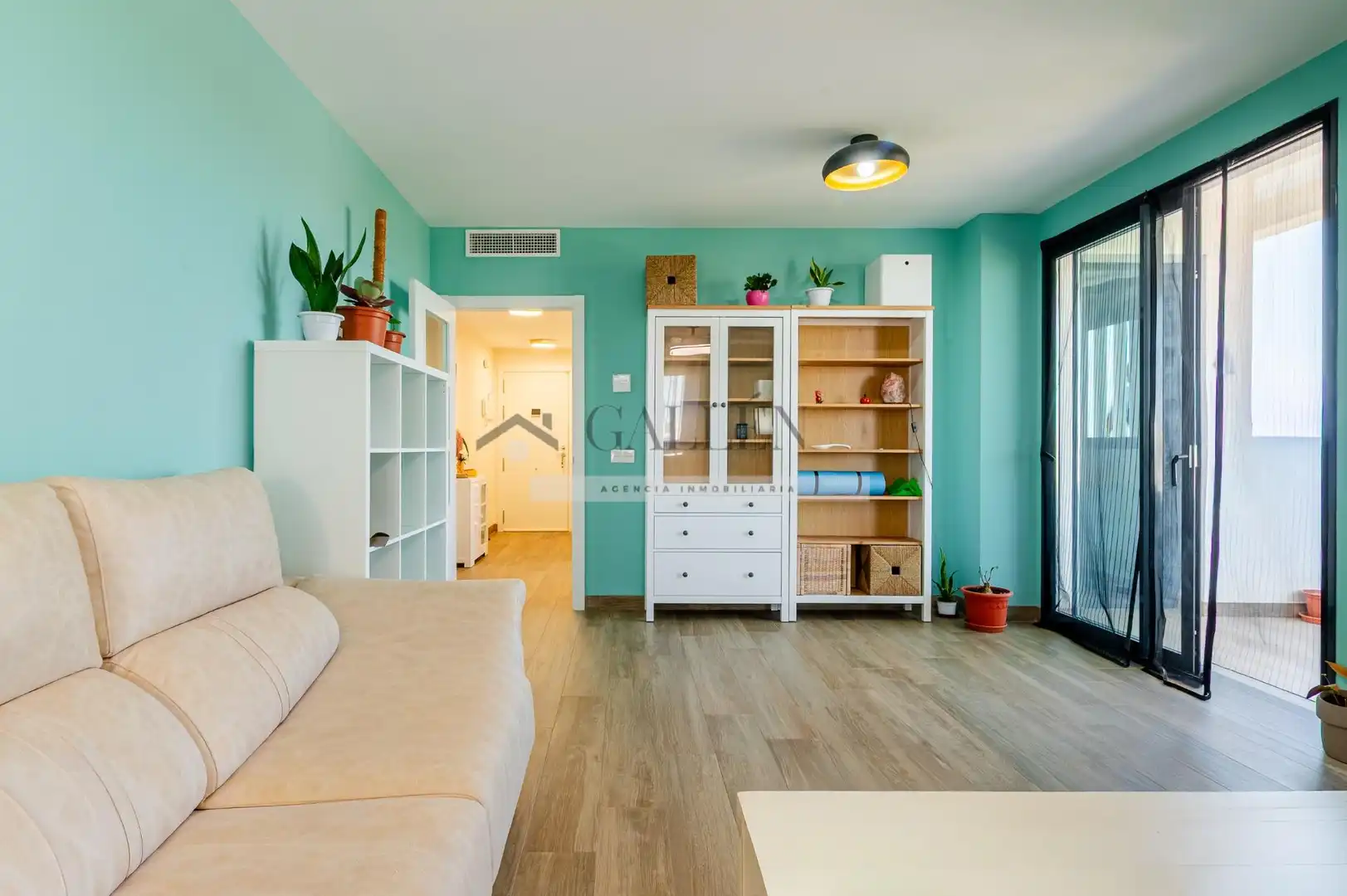 Sala de estar de Piso en venta en Castellón de la Plana / Castelló de la Plana con Aire acondicionado, Terraza y Trastero