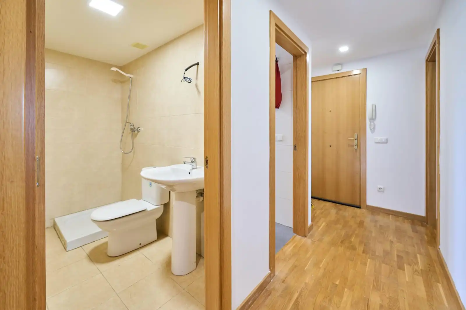 Bathroom of Flat for sale in Berrioplano / Berriobeiti  with Air Conditioner and Heating