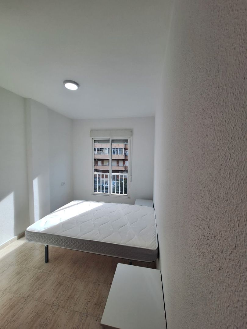 Bedroom of Flat to rent in Torrevieja  with Furnished, Oven and Washing machine