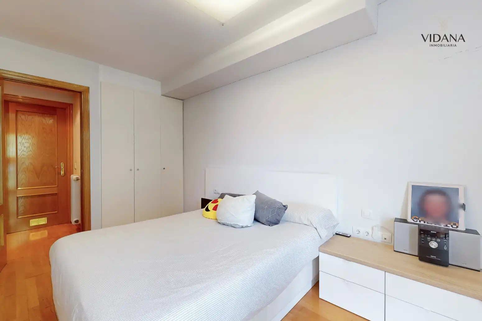 Habitación de Ático en venta en  Pamplona / Iruña con Calefacción, Jardín privado y Parquet