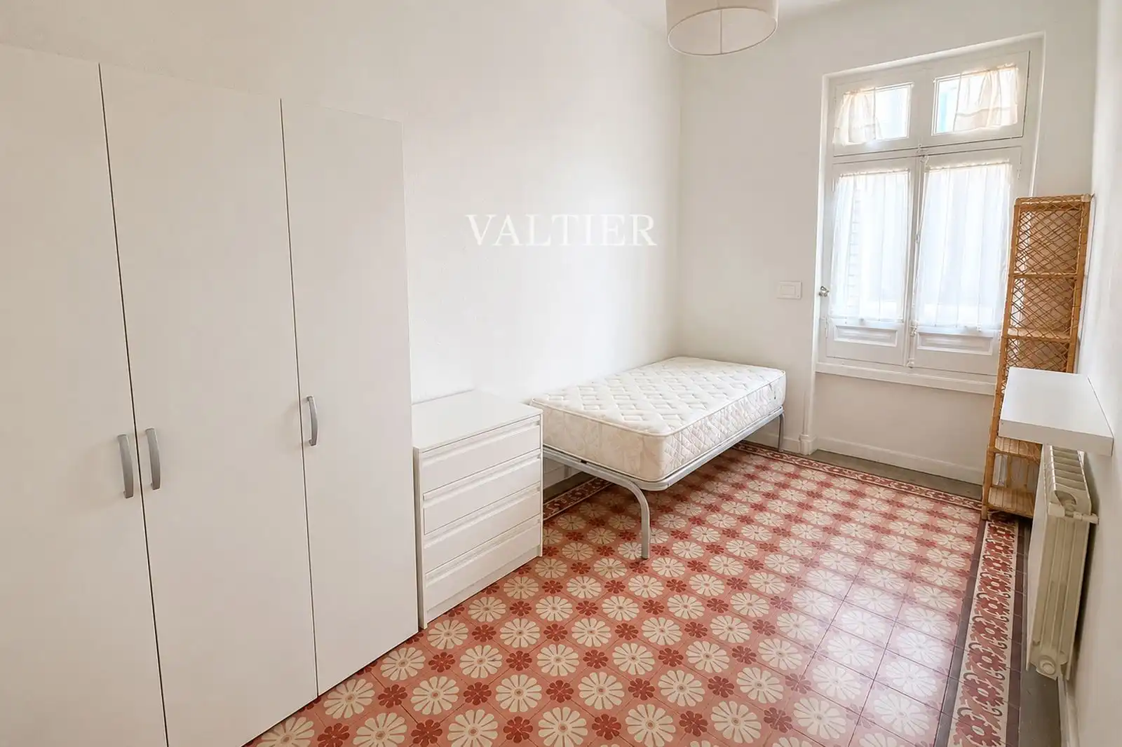 Habitación de Piso de alquiler en Madrid con Amueblado