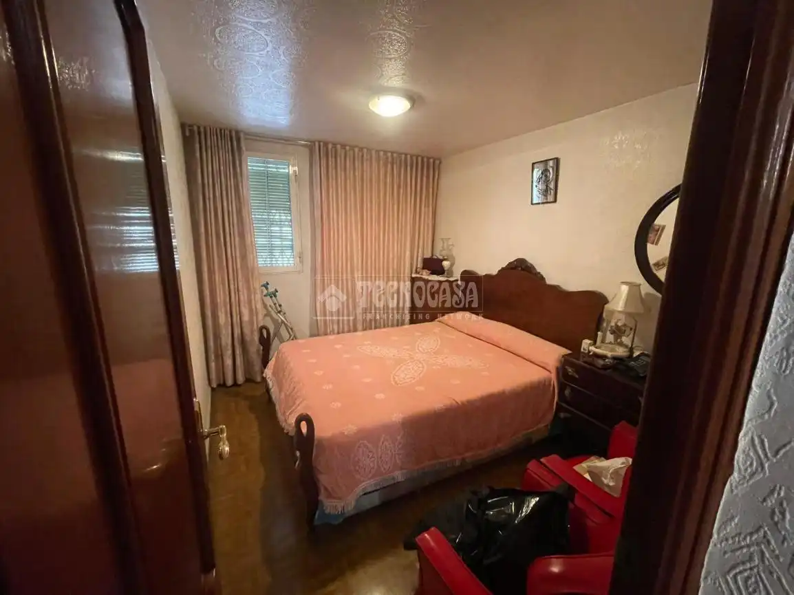 Schlafzimmer von Wohnung zum Verkauf in Madrid