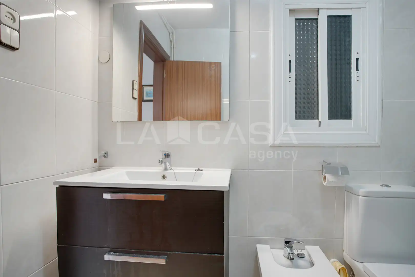 Baño de Piso en venta en L'Hospitalet de Llobregat con Calefacción y Balcón
