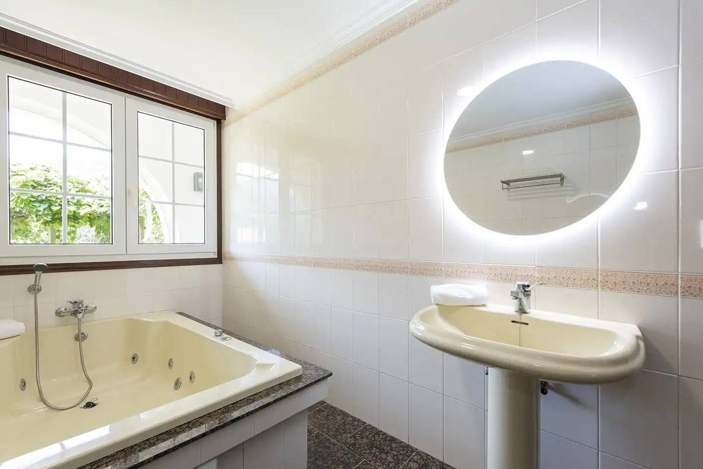 Bany de Casa o xalet en venda en Gondomar amb Calefacció, Parquet i Terrassa