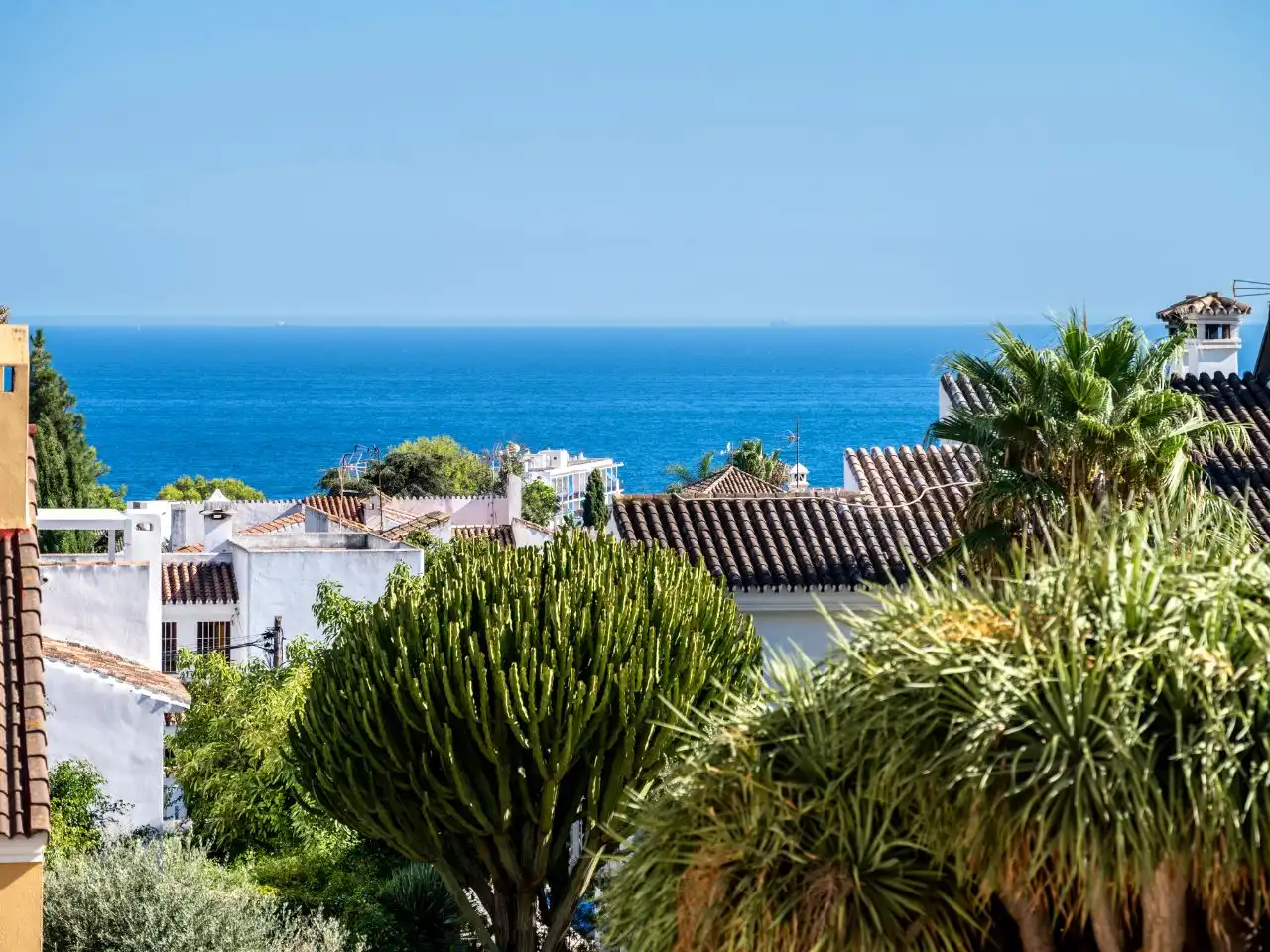 Exterior view of Flat for sale in Marbella  with Air Conditioner, Terrace and Balcony