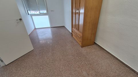 ELCHE, ZONA CARRUS, PLANTA BAJA REFORMADA 80 M2, PATIO PISABLE 10 M2, 2 HABITACIONES, 1 BAÑO, MUY LUMINOSO, ALTA DE SUMINISTROS, C, imagen 2