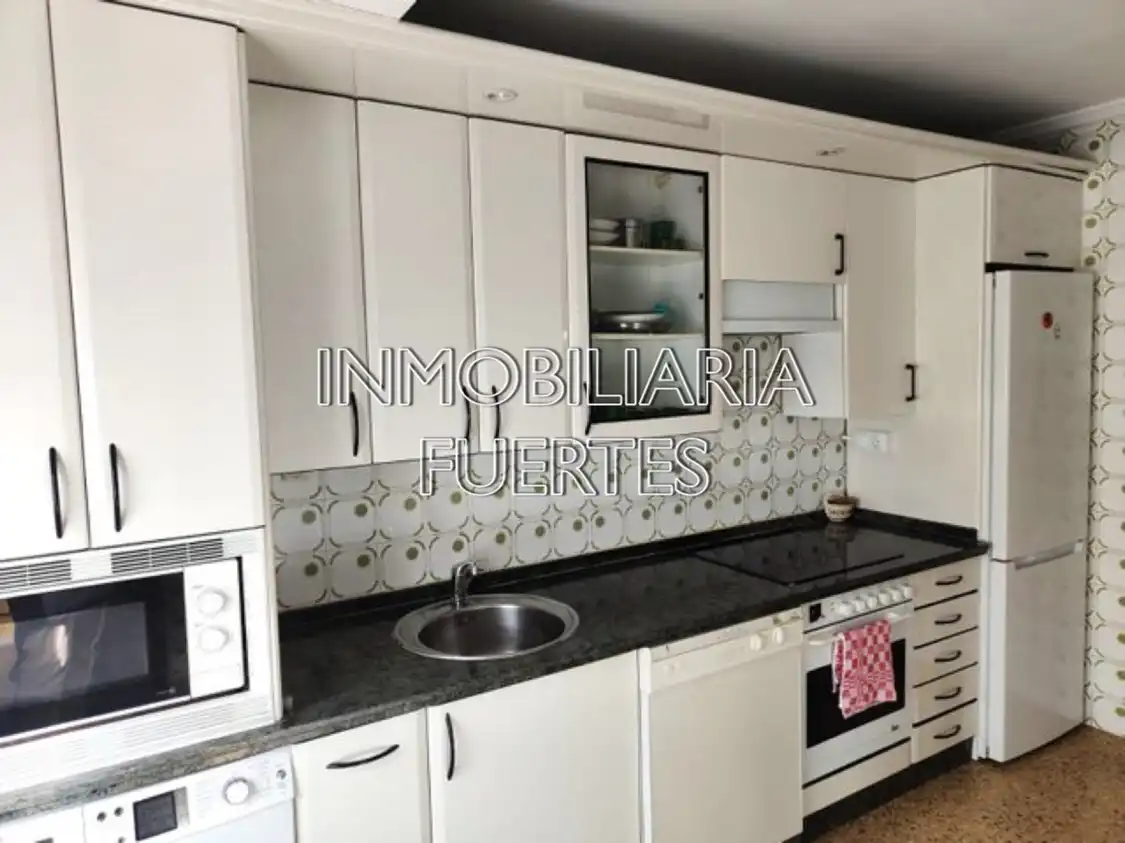Flat for rent in Avenida de Mariano Andrés, Las Ventas
