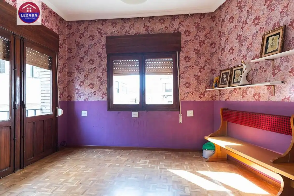 Bedroom of Flat for sale in Funes  with Parquet flooring, Terrace and Storage room