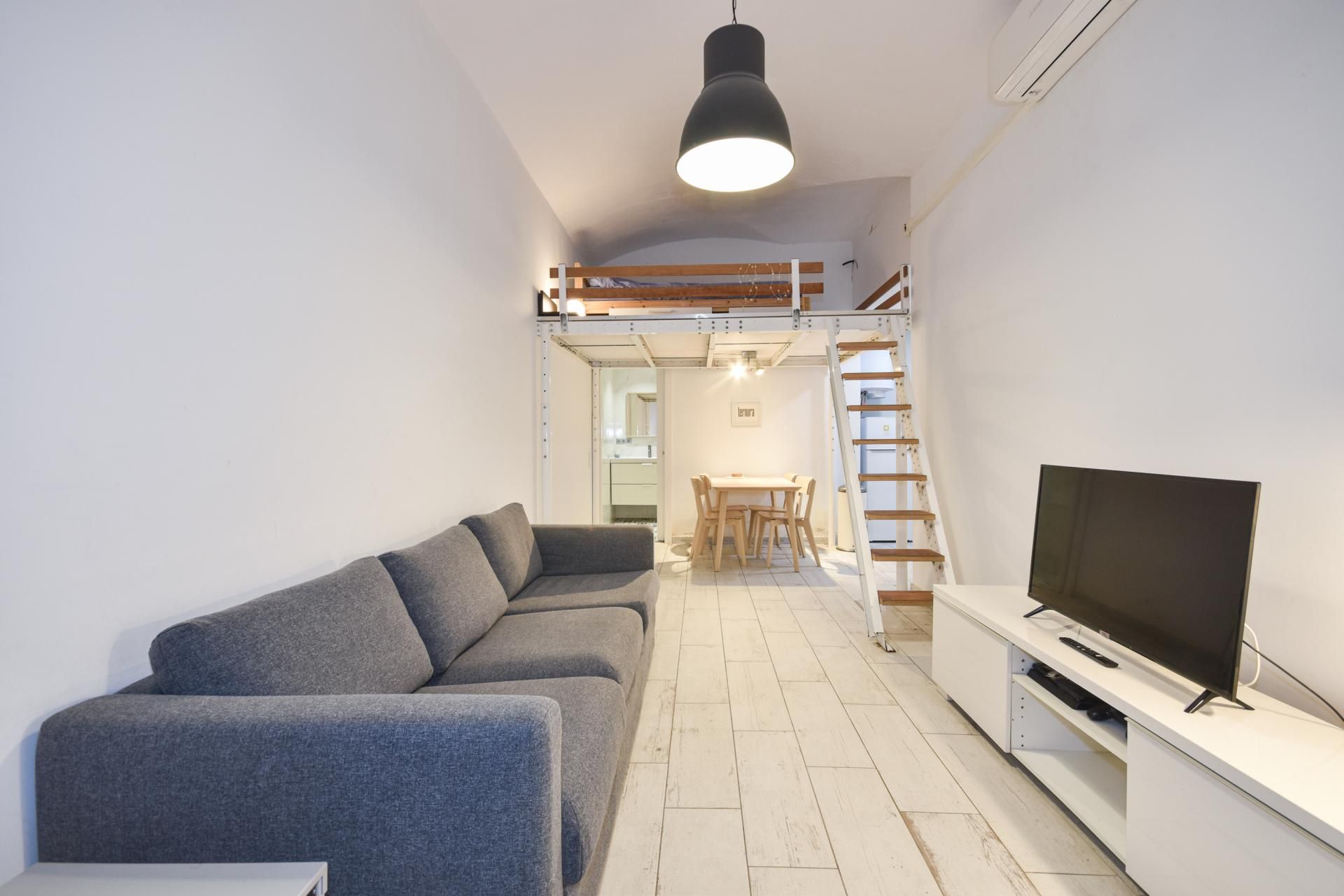 Living room of Study for sale in  Barcelona Capital  with Heating, Oven and Microwave