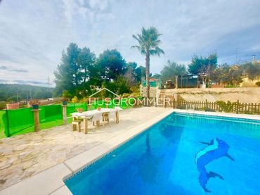 Detached house with pool for sale in PEDRISA POLIGONO 25