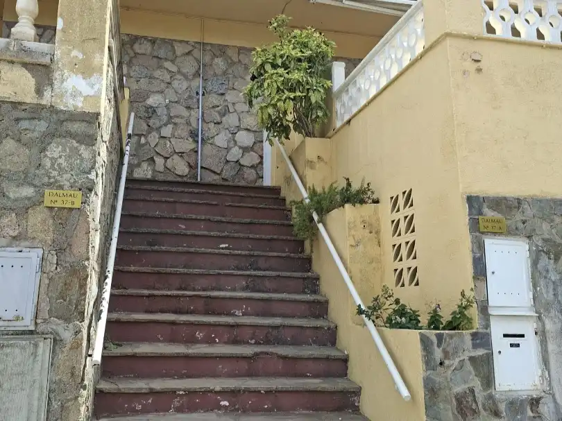 Außenansicht von Haus oder Chalet zum Verkauf in Sant Cugat del Vallès mit Klimaanlage, Terrasse und Balkon