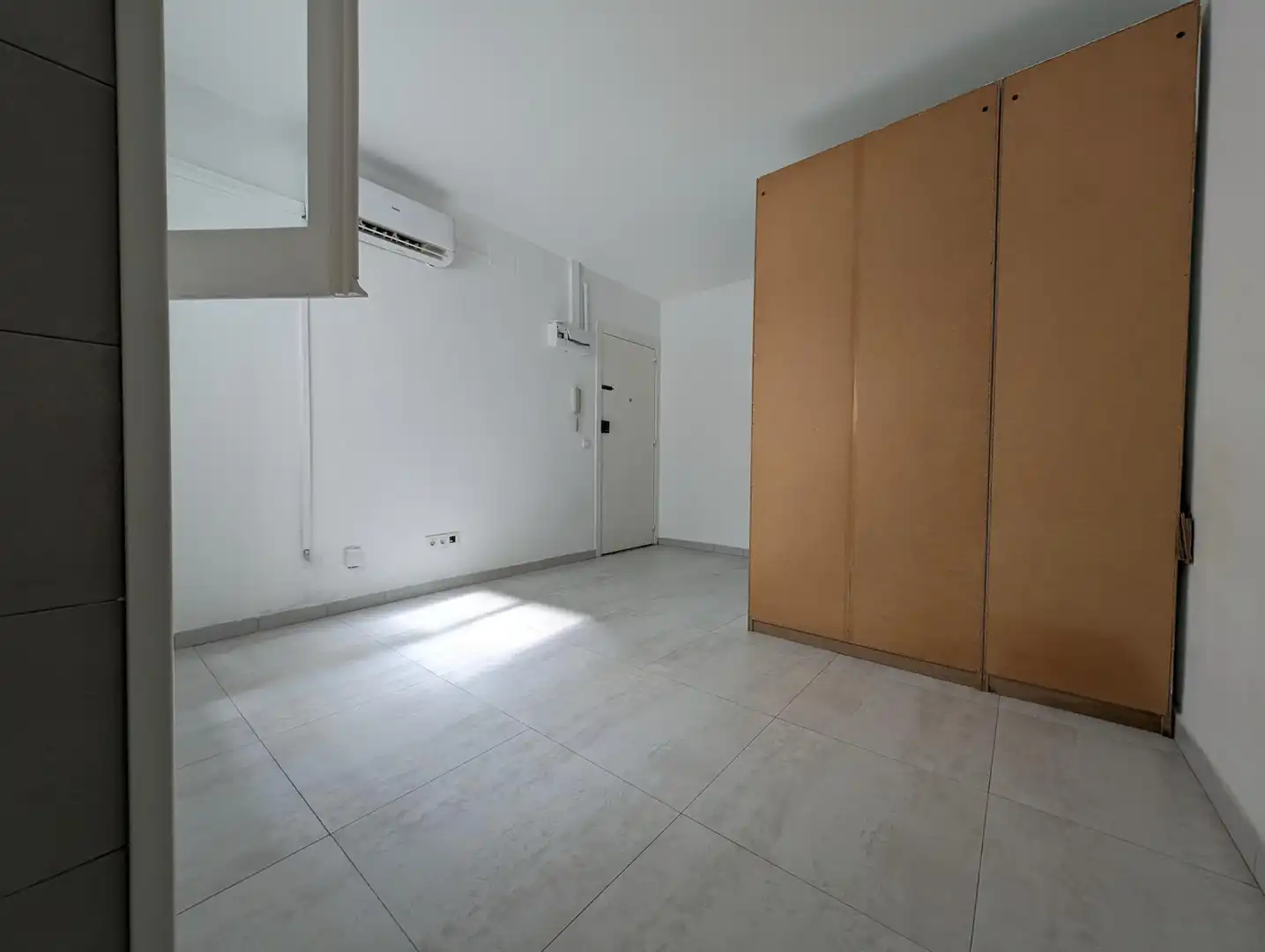 Dormitori de Local de lloguer en Barcelona amb Aire condicionat